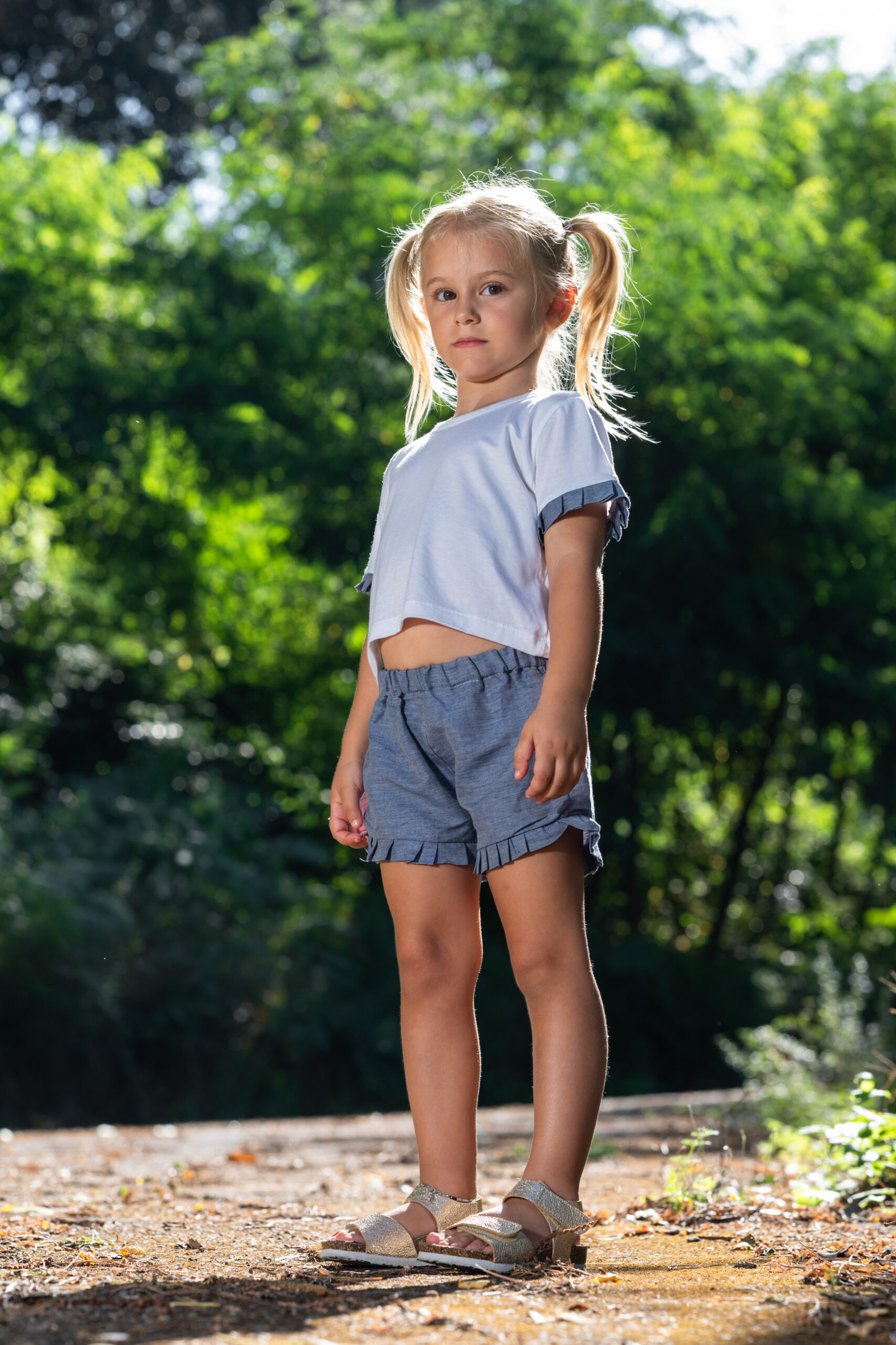 T-shirt bianca dettaglio manica femmina - immagine 1