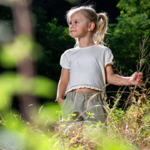 T-shirt bianca con dettaglio anteriore denim femmina