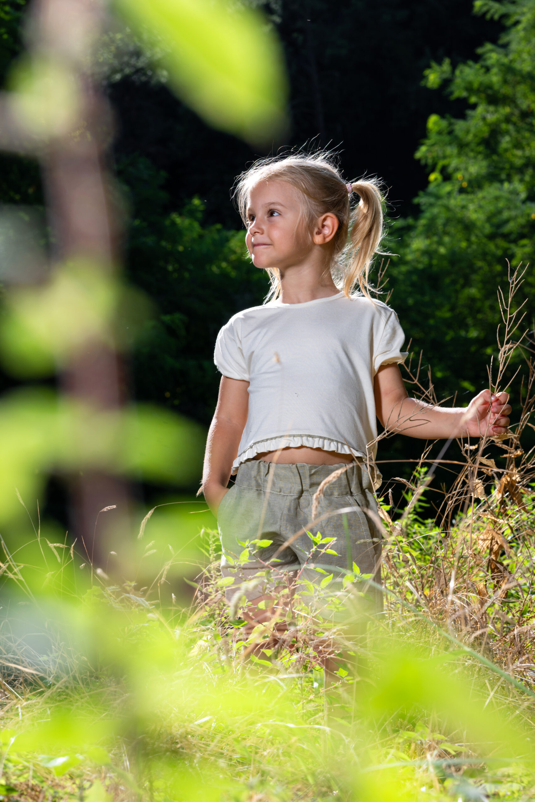 T-shirt bianca con dettaglio anteriore denim femmina - immagine 1